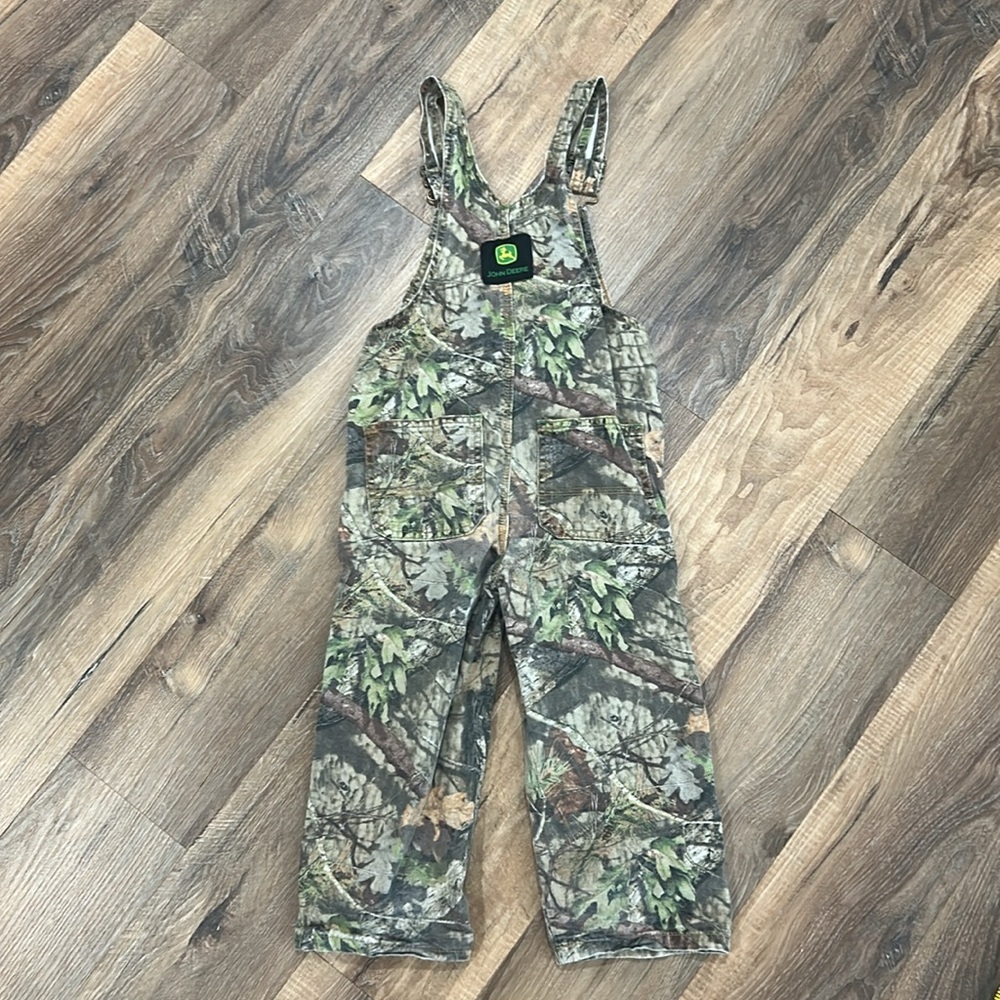 John Deere Camo Print Boys Bib Overalls Sz 5 front pockets & adjustable straps - Picture 7 of 10